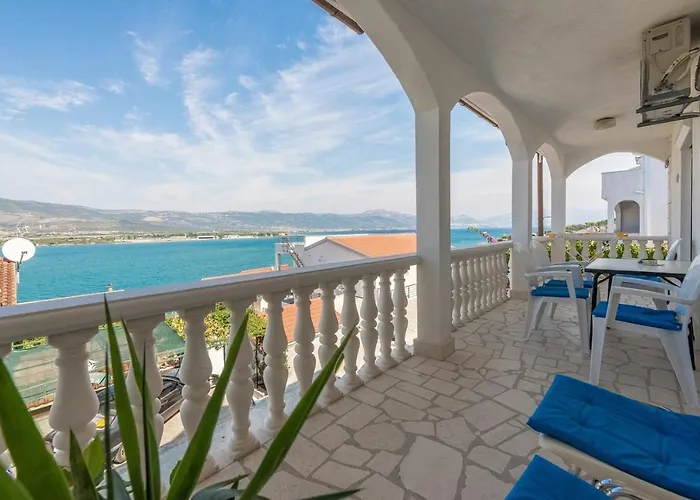 With Parking Space Mastrinka, Ciovo - 2050 تروغير