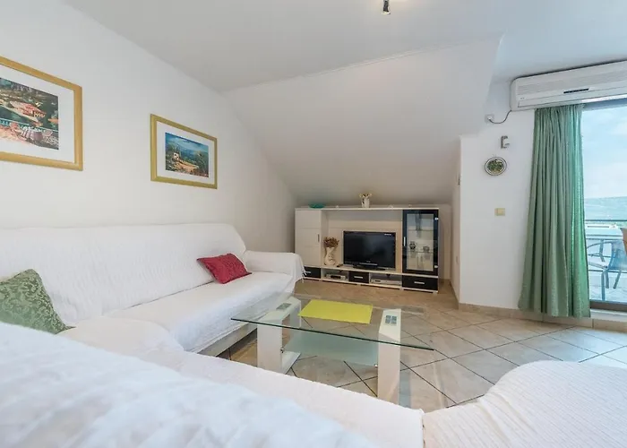 With Parking Space Mastrinka, Ciovo - 2050 شقة