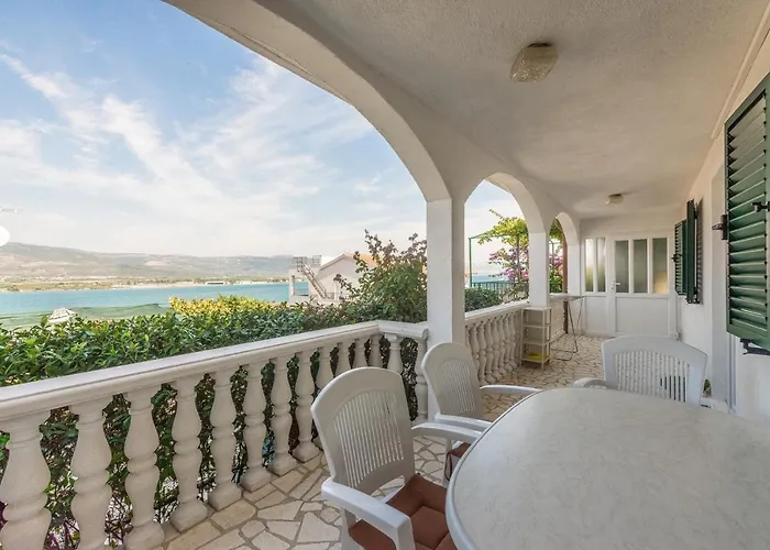 With Parking Space Mastrinka, Ciovo - 2050 شقة