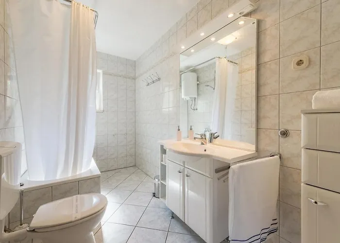 شقة With Parking Space Mastrinka, Ciovo - 2050 *